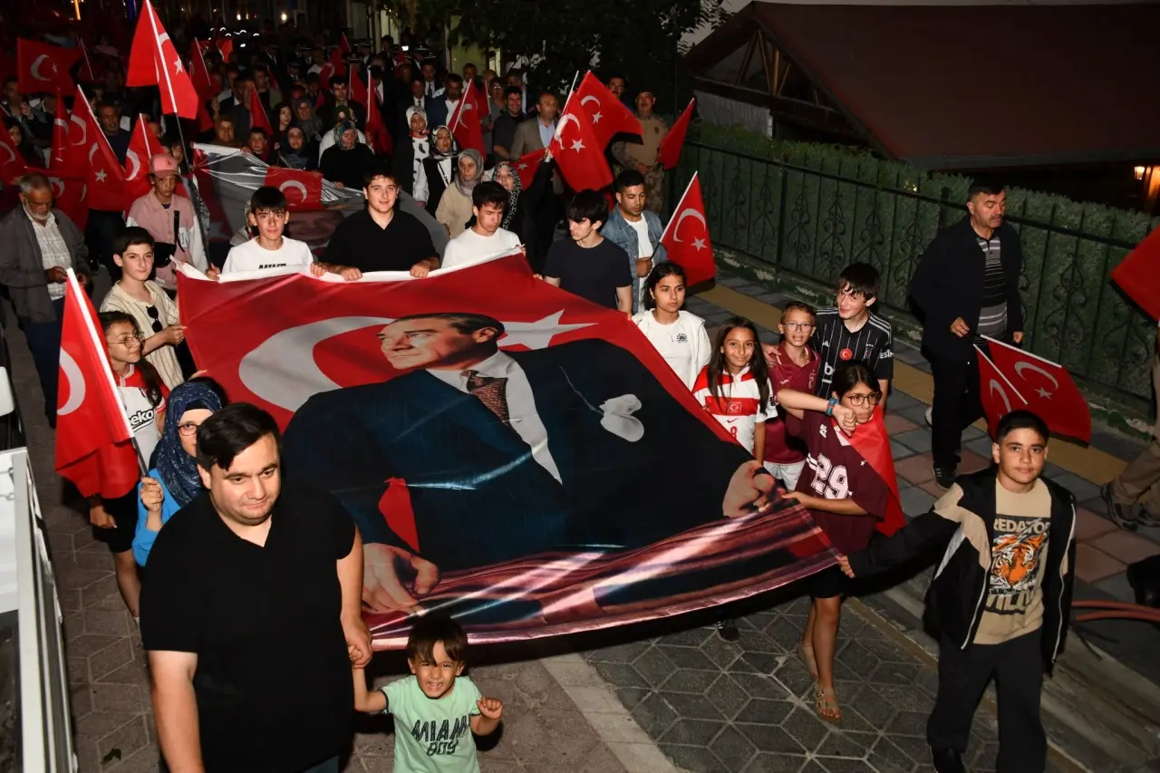 Gümüşhane Tek Yürek Oldu! 15 Temmuz'da Binlerce Kişi Meydanlarda Buluştu 8
