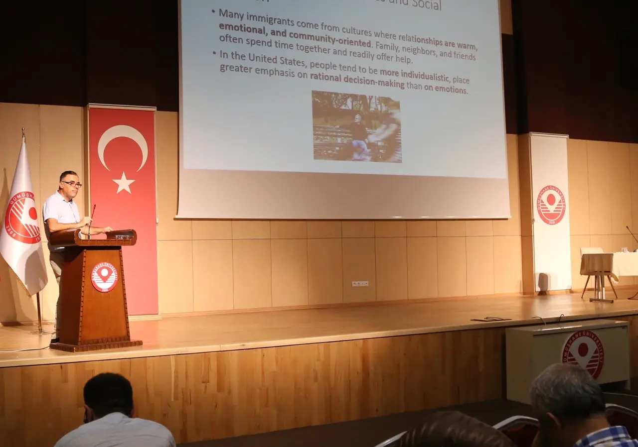 Gümüşhane Üniversitesi’nde Uluslararası Sosyal ve Kültürel Temaslar Konferansı başladı 5