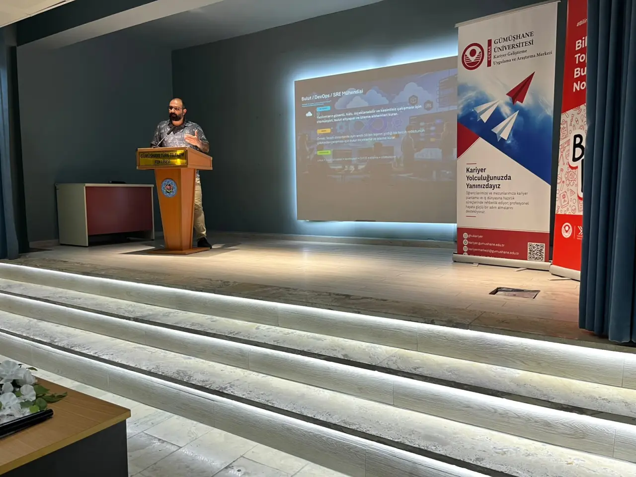 Gümüşhane'de Gençlere Ufuk Açan Buluşma: Bilim Kafe 4