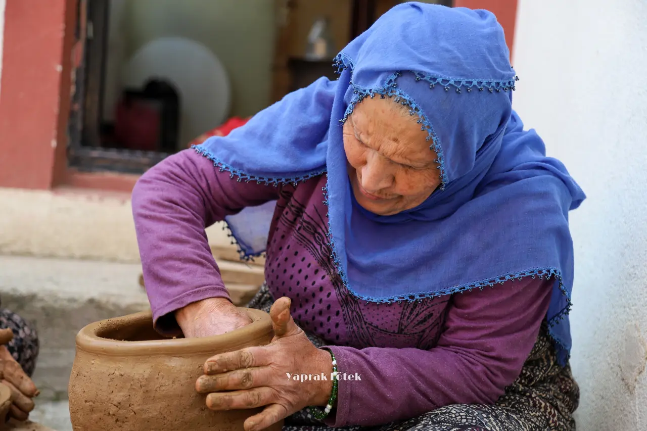 Gümüşhane'nin Asırlık Kültür Mirası Dölek Çömlekçiliği Modern Seramik Sanatıyla Yaşatıldı 8