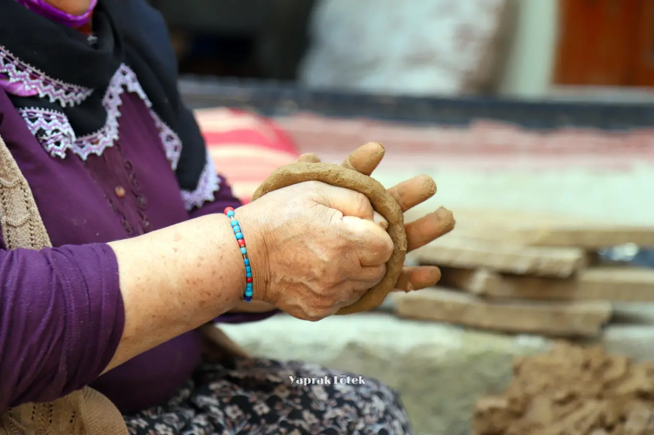Gümüşhane'nin Asırlık Kültür Mirası Dölek Çömlekçiliği Modern Seramik Sanatıyla Yaşatıldı 1