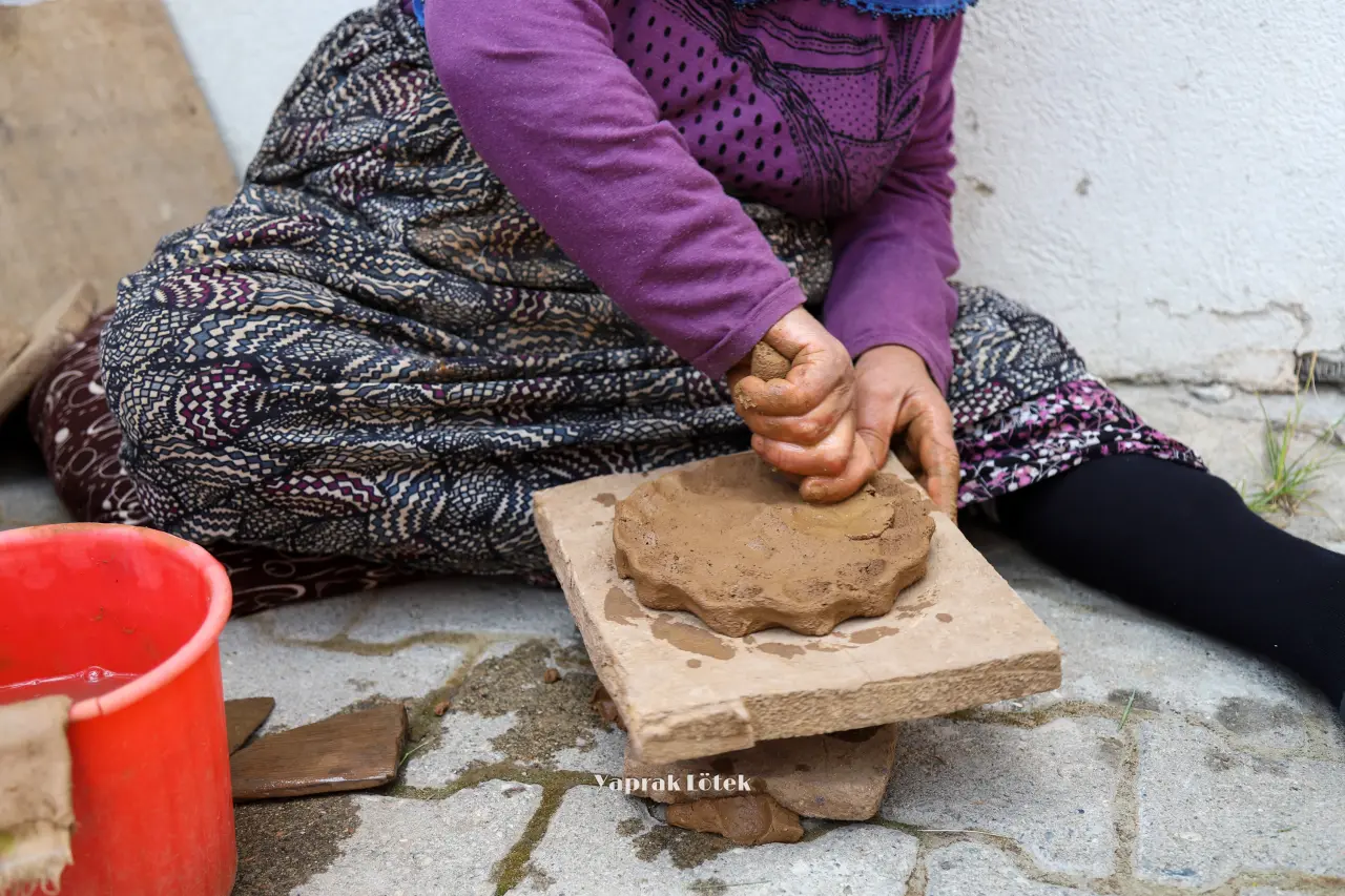 Gümüşhane'nin Asırlık Kültür Mirası Dölek Çömlekçiliği Modern Seramik Sanatıyla Yaşatıldı 38