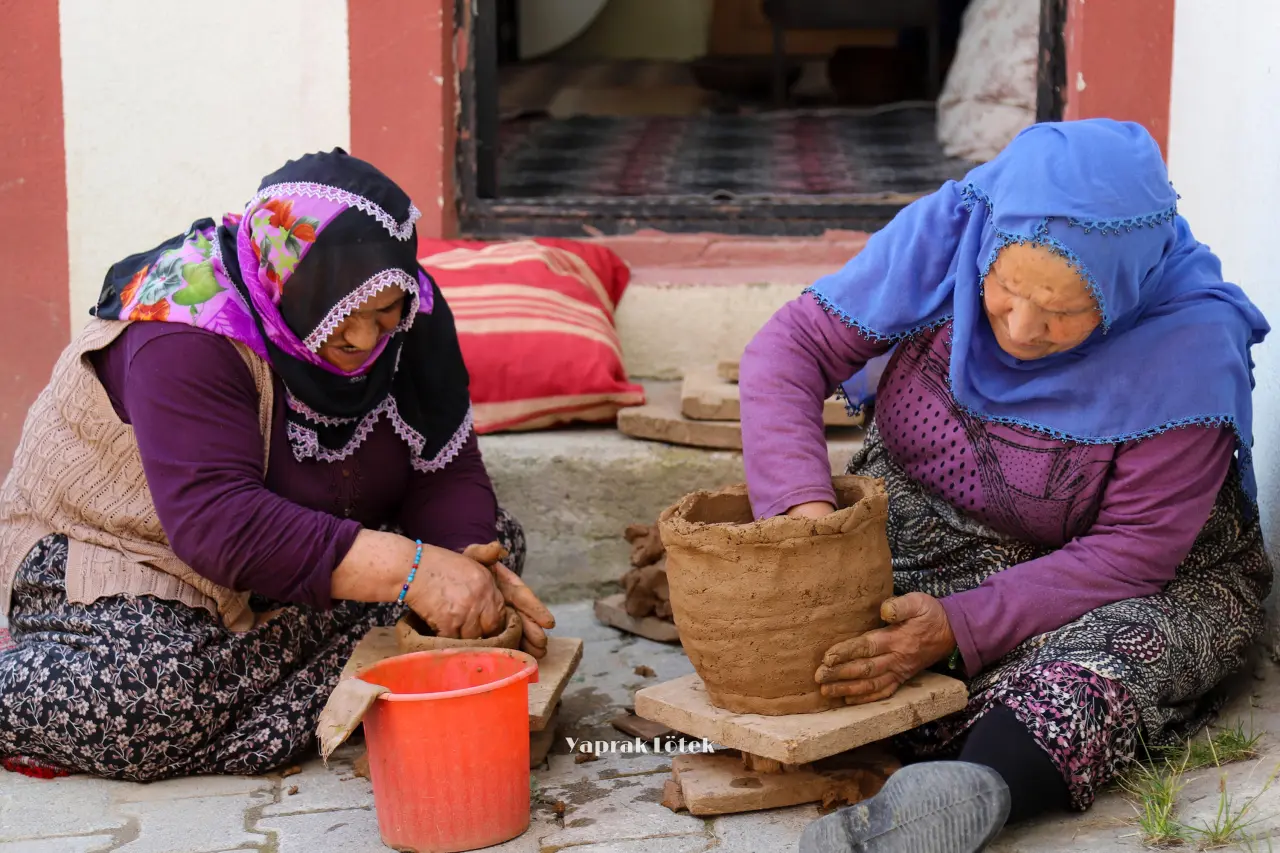 Gümüşhane'nin Asırlık Kültür Mirası Dölek Çömlekçiliği Modern Seramik Sanatıyla Yaşatıldı 4