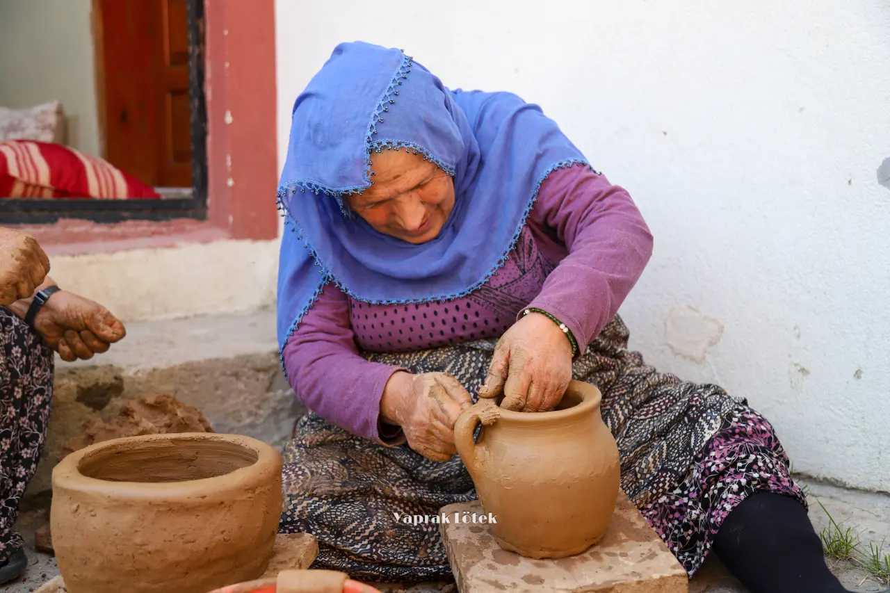 Gümüşhane'nin Asırlık Kültür Mirası Dölek Çömlekçiliği Modern Seramik Sanatıyla Yaşatıldı 17