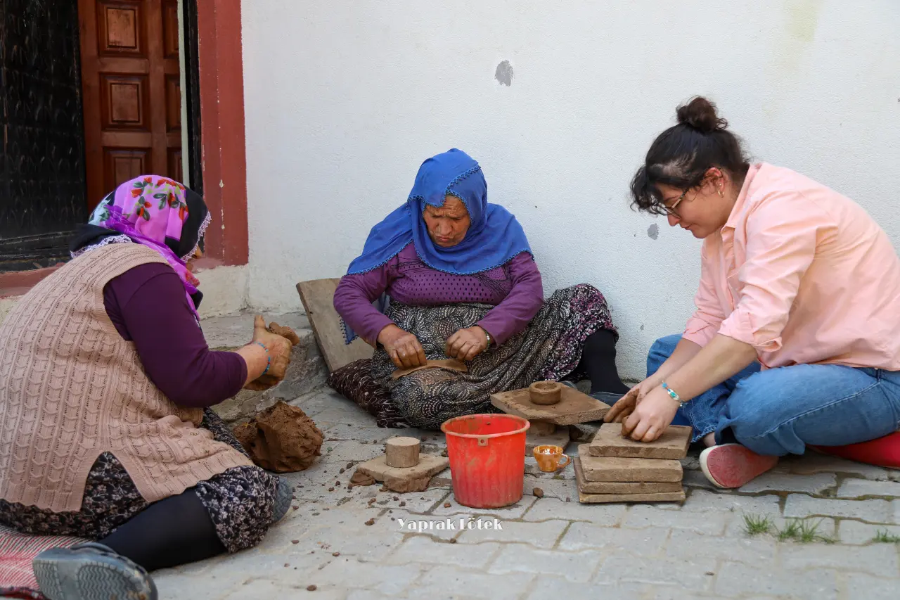 Gümüşhane'nin Asırlık Kültür Mirası Dölek Çömlekçiliği Modern Seramik Sanatıyla Yaşatıldı 20