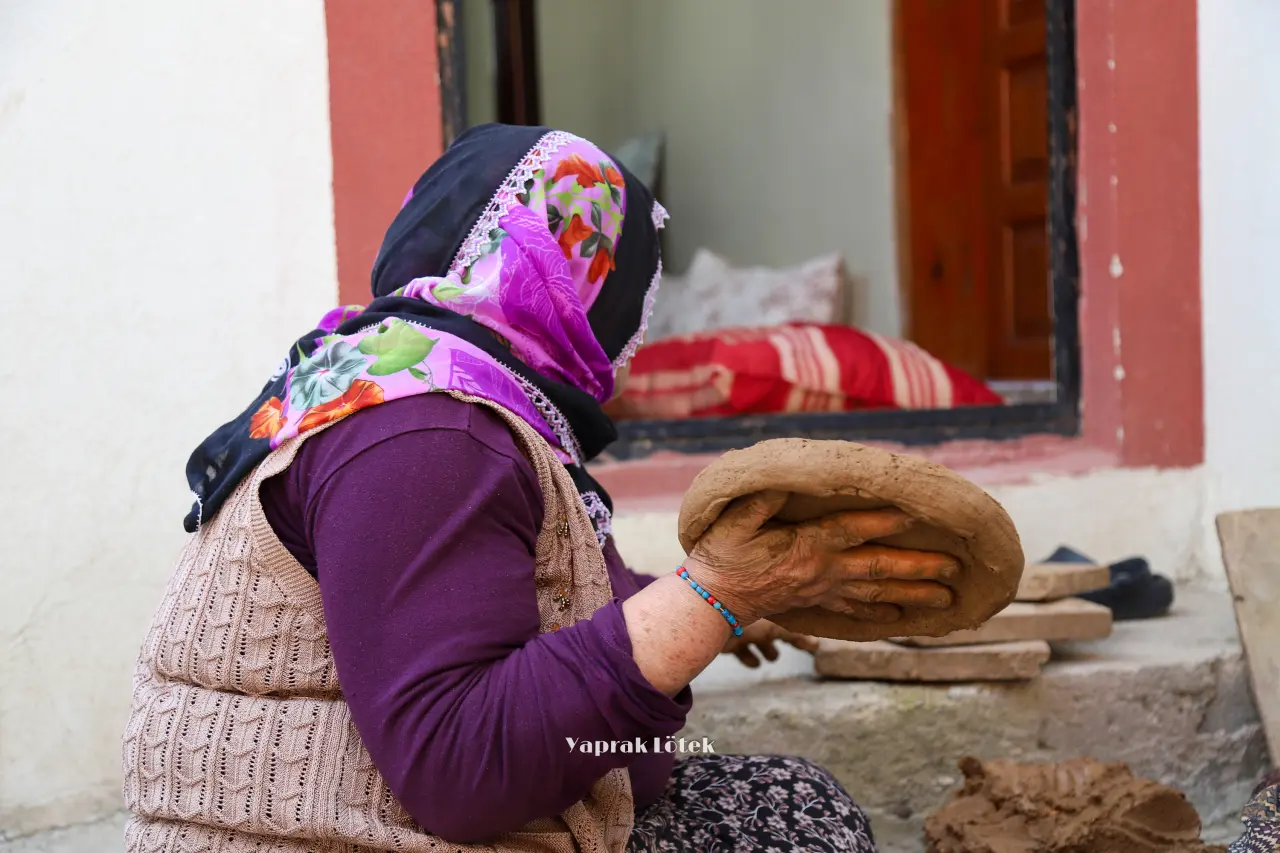 Gümüşhane'nin Asırlık Kültür Mirası Dölek Çömlekçiliği Modern Seramik Sanatıyla Yaşatıldı 11