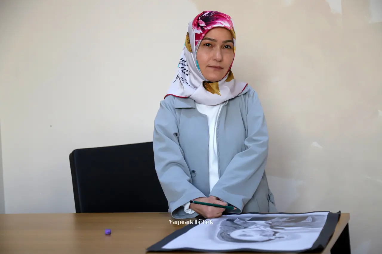 Kelkitli Rukiye Arslan Azmiyle Hem Resim Hem Edebiyat Dünyasına Damga Vurdu 24