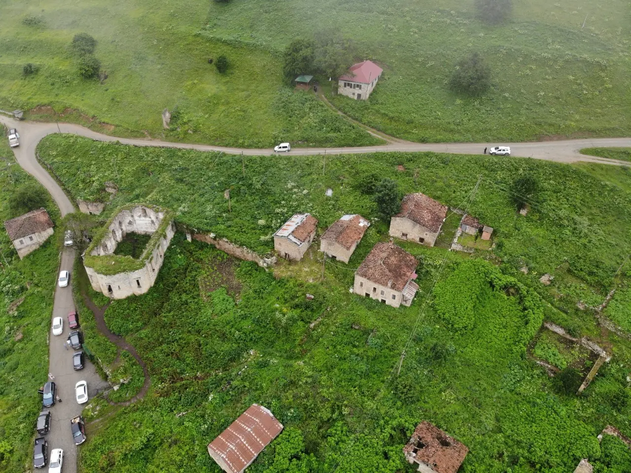 Sis altındaki Santa Harabeleri doğası ve tarihiyle kendine hayran bırakıyor 8