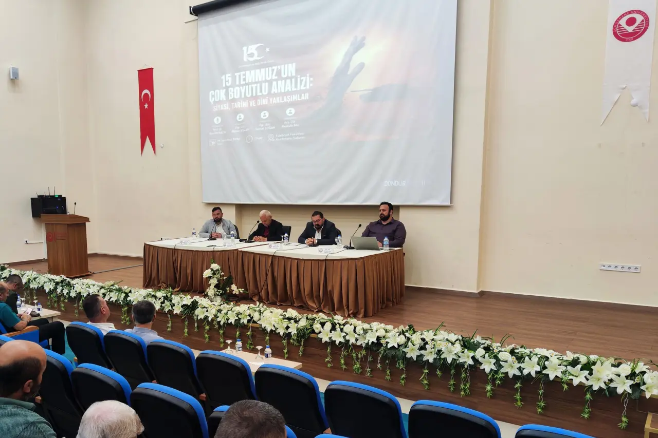Gümüşhane Üniversitesinde Çok Boyutlu 15 Temmuz Paneli Düzenlendi 2