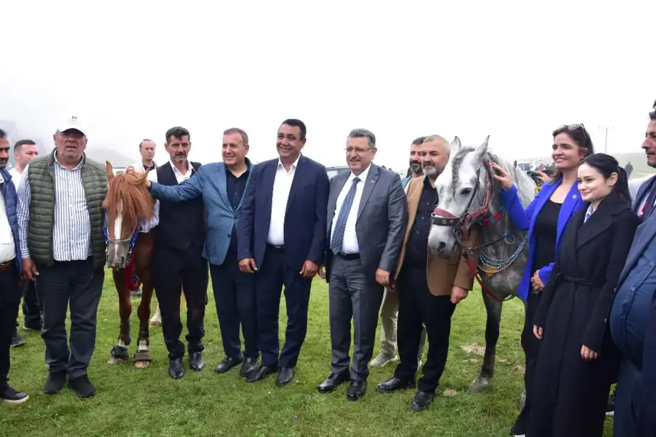 Sis Bile Durduramadı! Taşköprü Yaylası'nda İki Gün Süren Büyük Buluşma 5