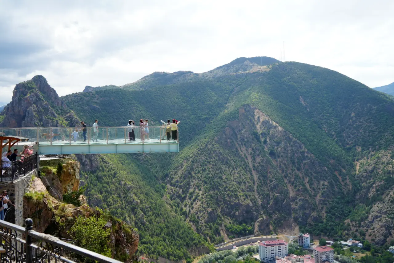 240 Metre Yükseklikte Adrenalin Dolu Anlar: "İlk Adımı Attığımda Düşeceğim Diye Çok Korktum" 6