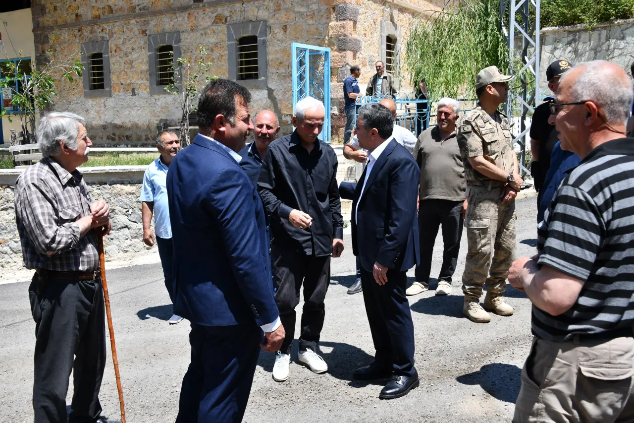 Vali Cevdet Atay, Yeşildere Köyünde vatandaşların taleplerini dinledi 3