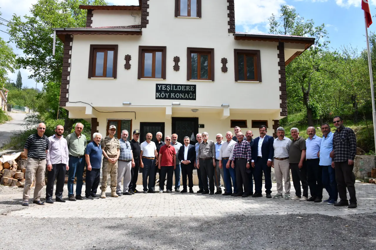Vali Cevdet Atay, Yeşildere Köyünde vatandaşların taleplerini dinledi 1