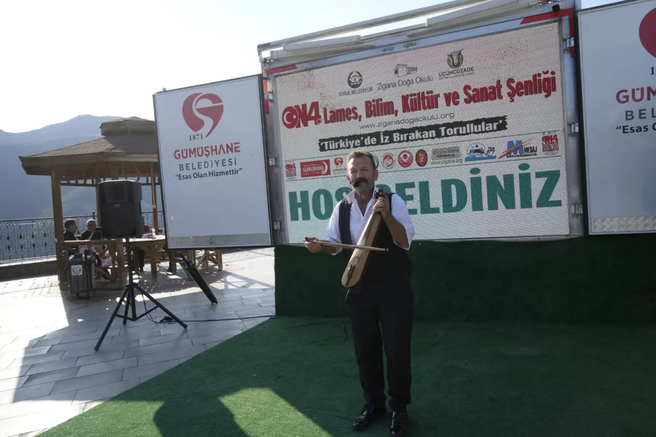 240 Metre Yükseklikte Tarihi Buluşma: Türkiye'de İz Bırakan Torullular Açıklandı 3