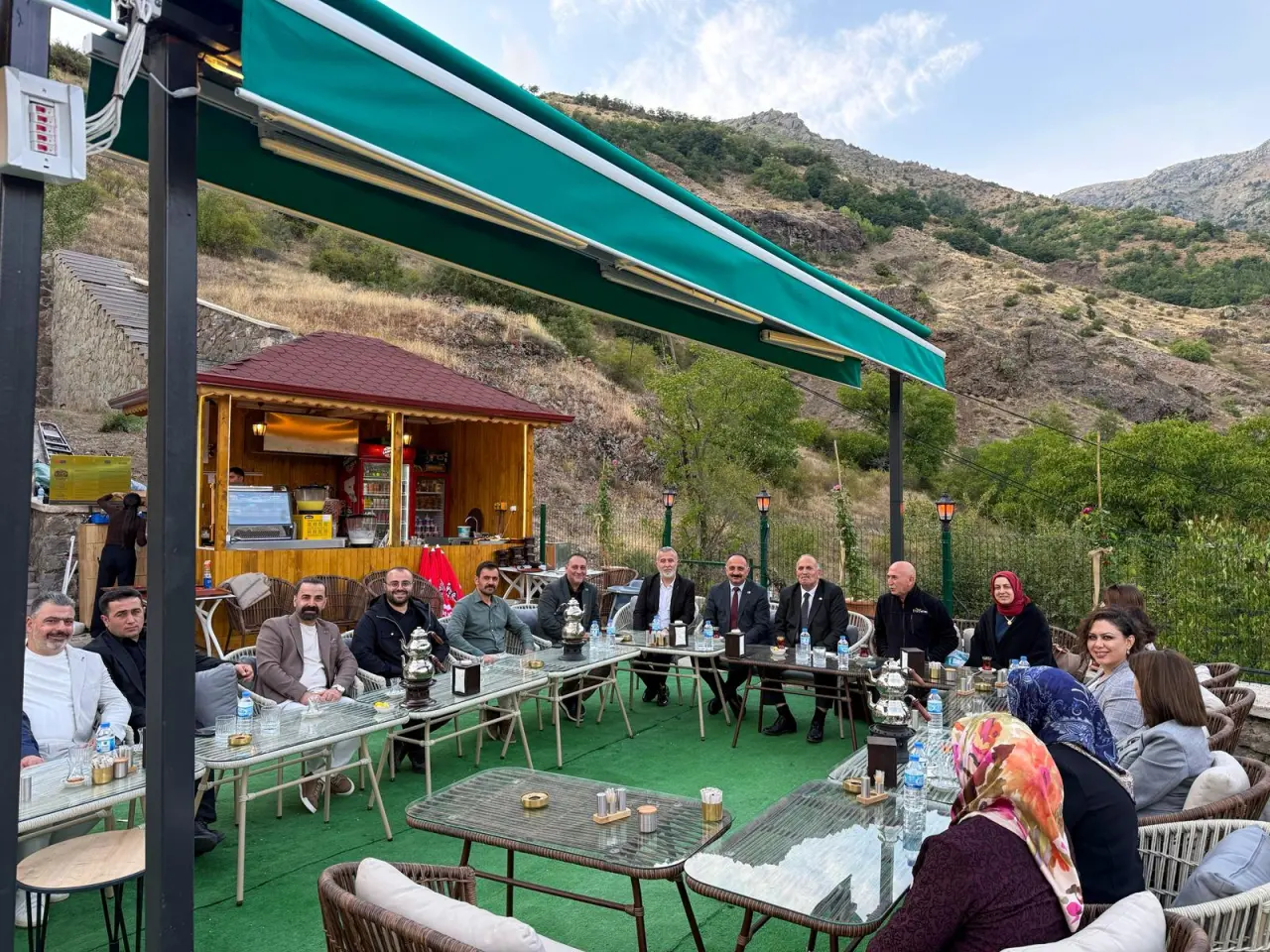 Anahtar Parti Gümüşhane Ziyareti: Esnafın Sorunları ve Genç Nüfus Göçü Masaya Yatırıldı 12