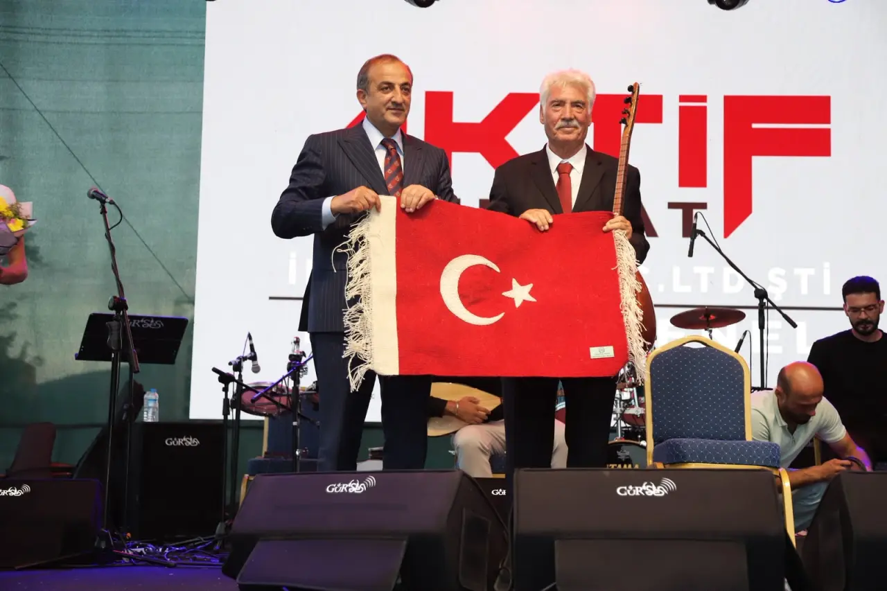 Bahçeli Beldesi'nde Yaz Coşkusu: Çocuk Şenliği ve Dev Konser Yoğun Katılımla Gerçekleşti 20