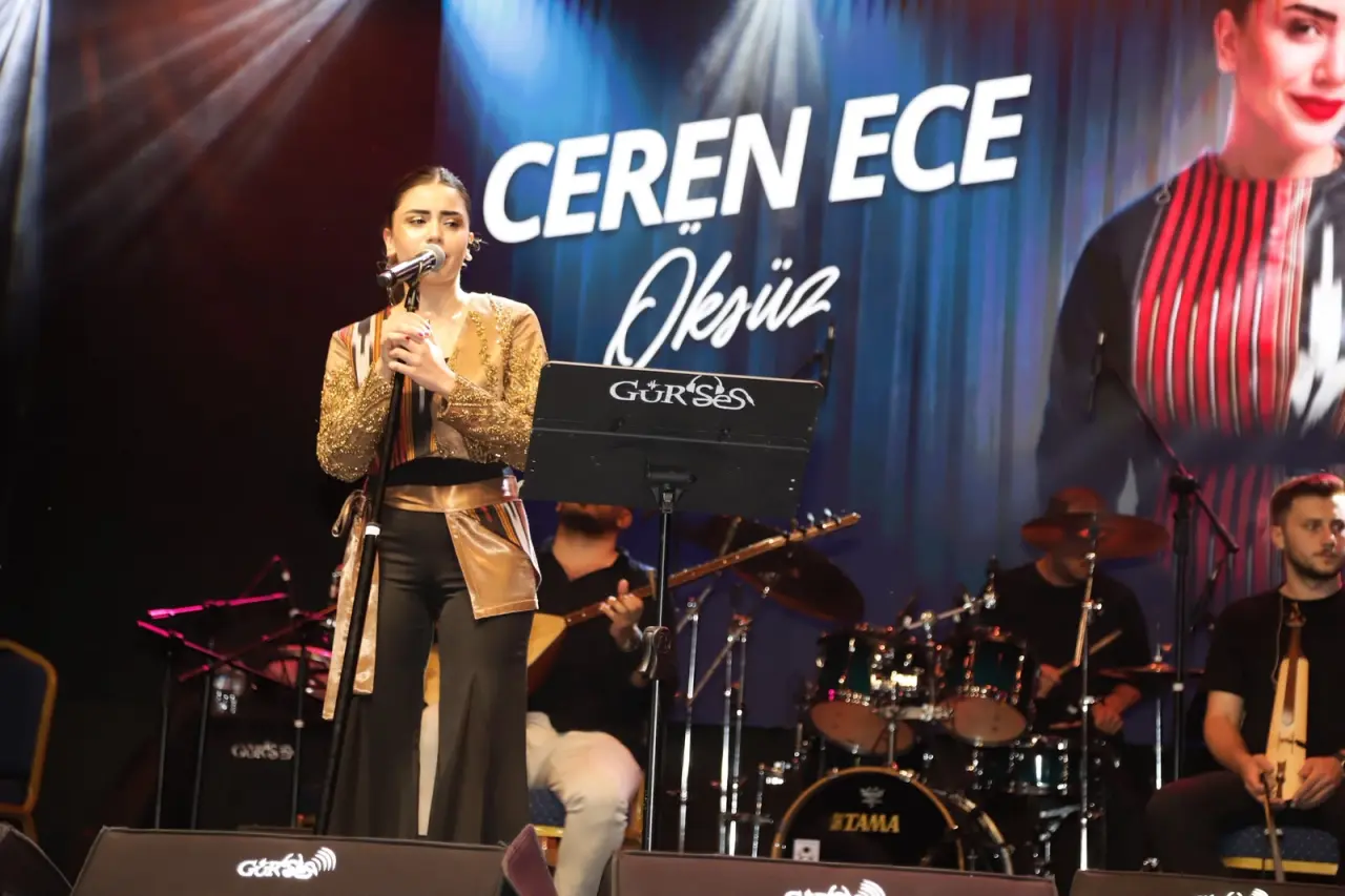 Bahçeli Beldesi'nde Yaz Coşkusu: Çocuk Şenliği ve Dev Konser Yoğun Katılımla Gerçekleşti 10