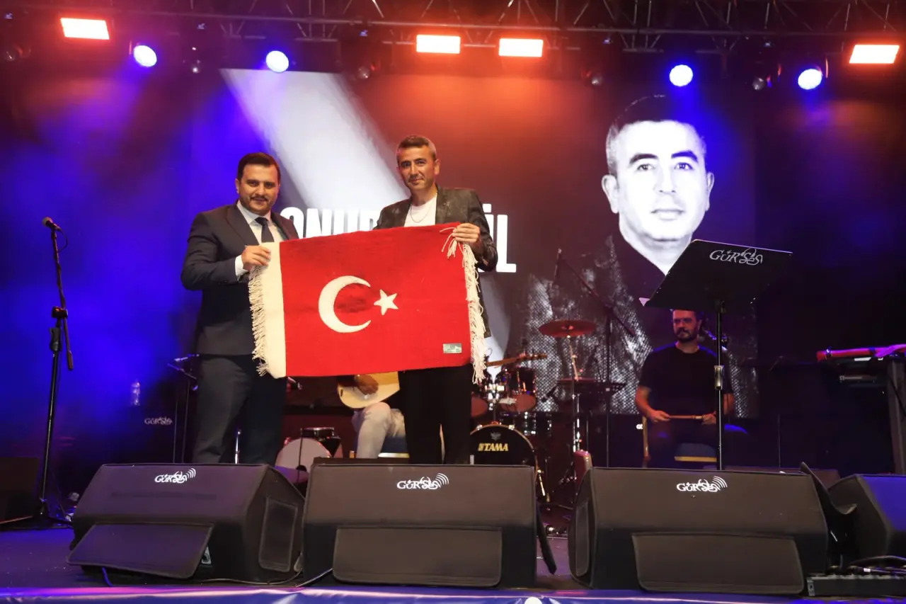 Bahçeli Beldesi'nde Yaz Coşkusu: Çocuk Şenliği ve Dev Konser Yoğun Katılımla Gerçekleşti 14