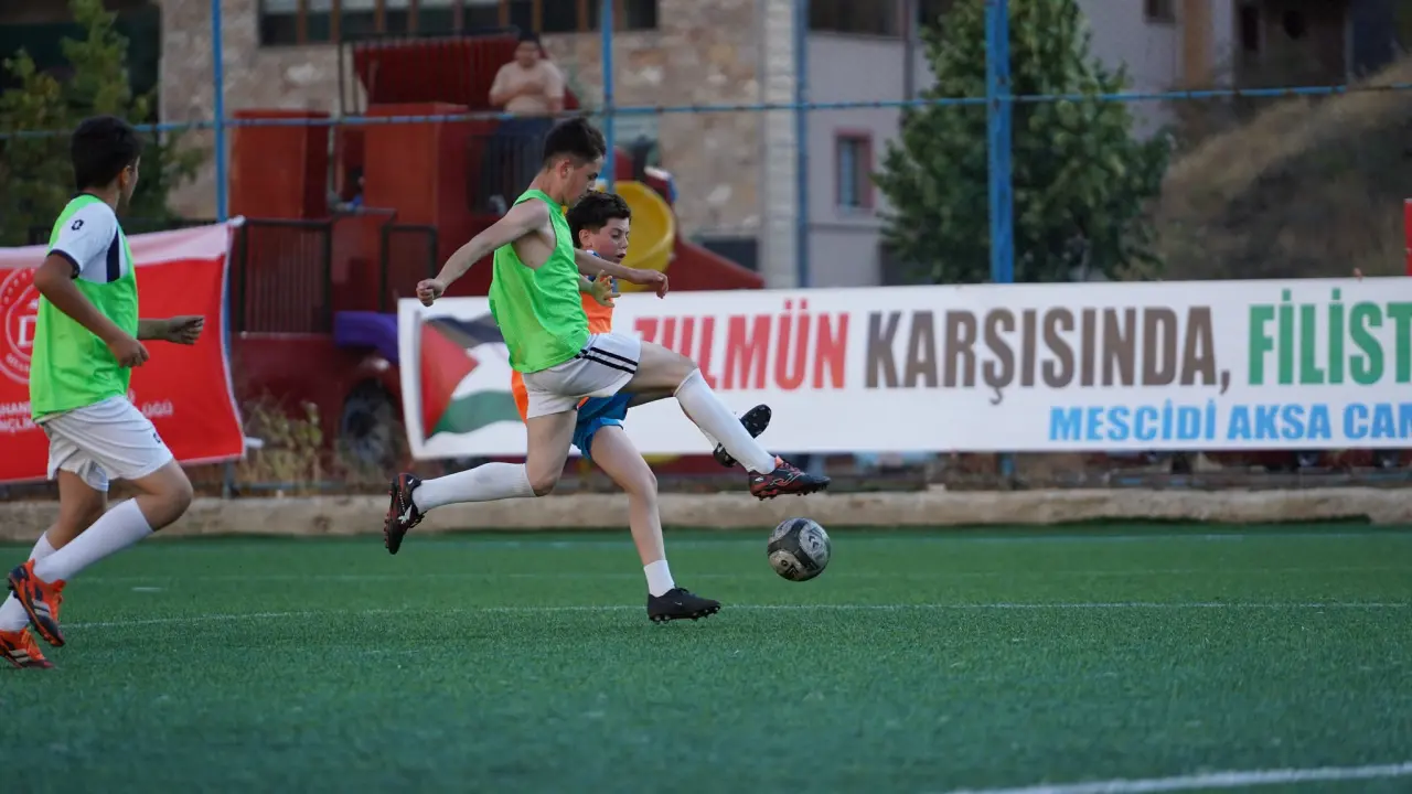 Camiden Sahaya Futbol Turnuvası'nda kupalar sahiplerini buldu 11