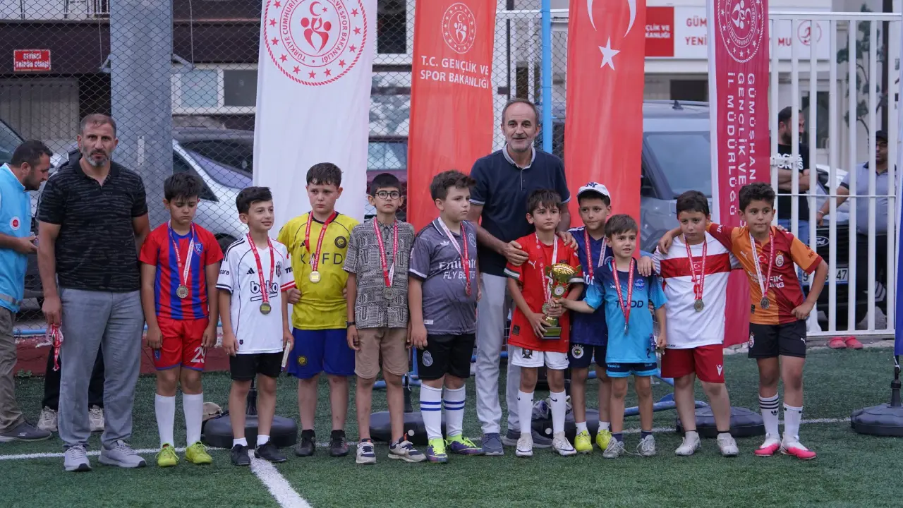 Camiden Sahaya Futbol Turnuvası'nda kupalar sahiplerini buldu 5