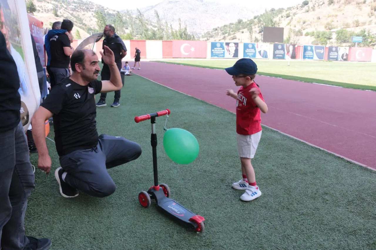 Eski Öğrencileri ve Dostları Aynı Sahada Buluştu! Suat Dalman Unutulmadı 3