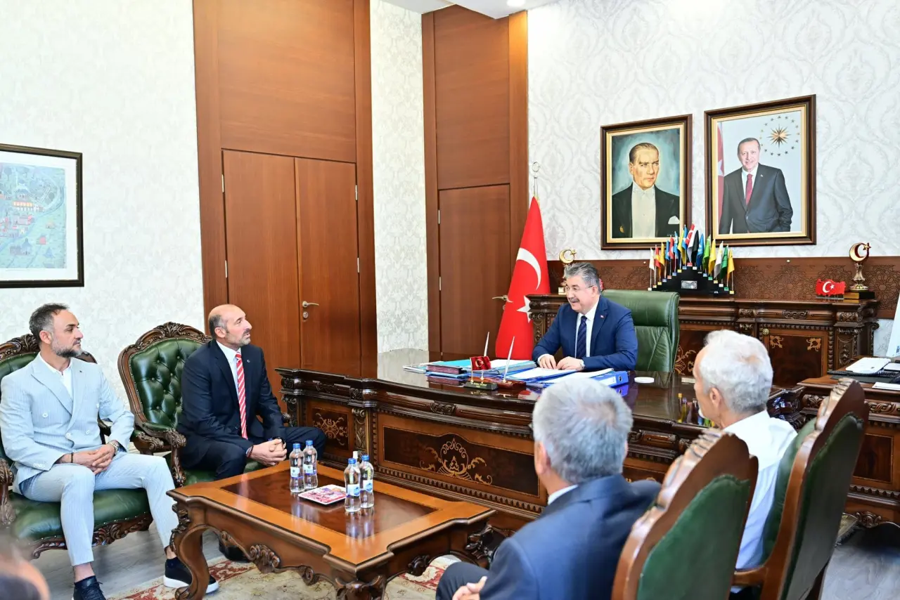 Eskişehir'deki Gümüşhanelilerden Vali Yılmaz’a ziyaret: Eylül Ayındaki Büyük Buluşmaya Davet Ettiler 3