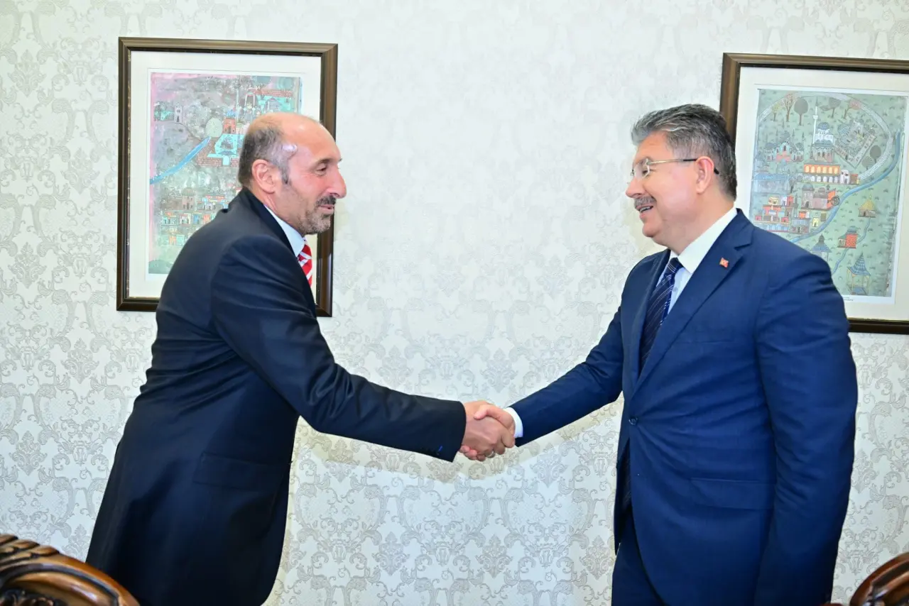 Eskişehir'deki Gümüşhanelilerden Vali Yılmaz’a ziyaret: Eylül Ayındaki Büyük Buluşmaya Davet Ettiler 4