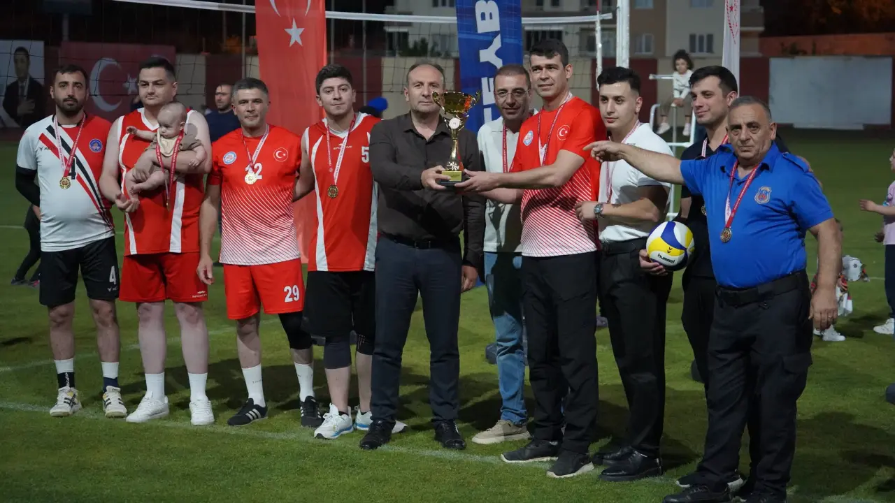 Filede Kıyasıya Rekabet: Kuşburnu Pestil ve Köme Turnuvasının Şampiyonu Belli Oldu 5