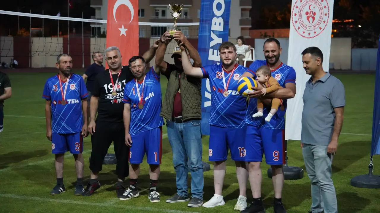 Filede Kıyasıya Rekabet: Kuşburnu Pestil ve Köme Turnuvasının Şampiyonu Belli Oldu 2