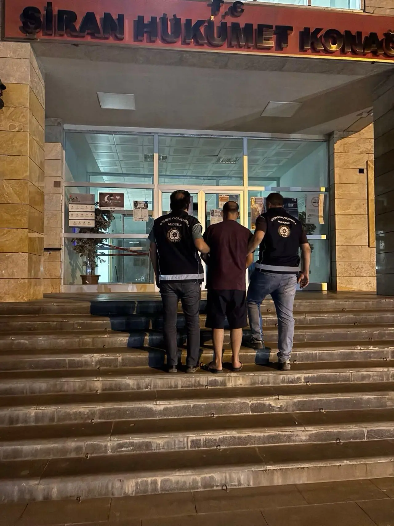 Gümüşhane Emniyetinden arananlardan uyuşturucuya kadar yoğun denetim 4
