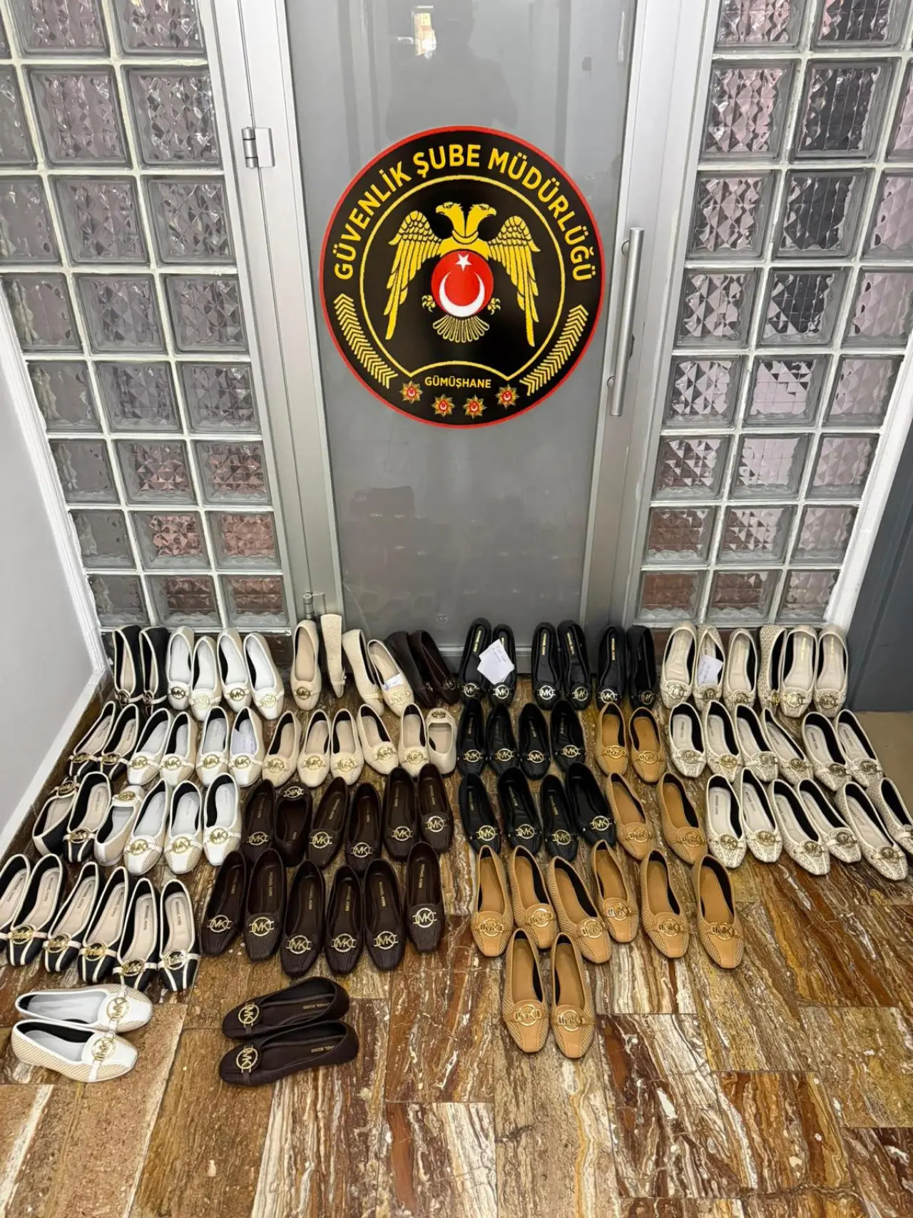 Gümüşhane Polisi Suçluların Peşini Bırakmıyor: 29 Yıl Hapis Cezası Bulunan Firariler Yakalandı 2