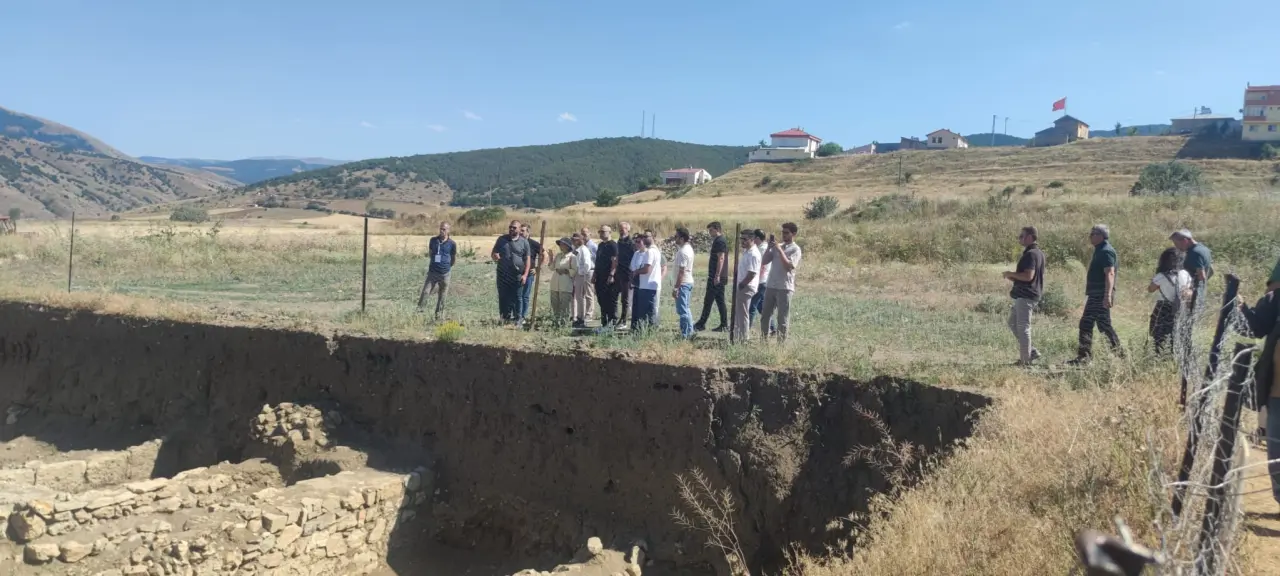 Gümüşhane'de "Birleştirilmiş Sınıflar Çalıştayı" Sona Erdi: Akademisyenler Satala ve Süleymaniye'yi Gezdi 7