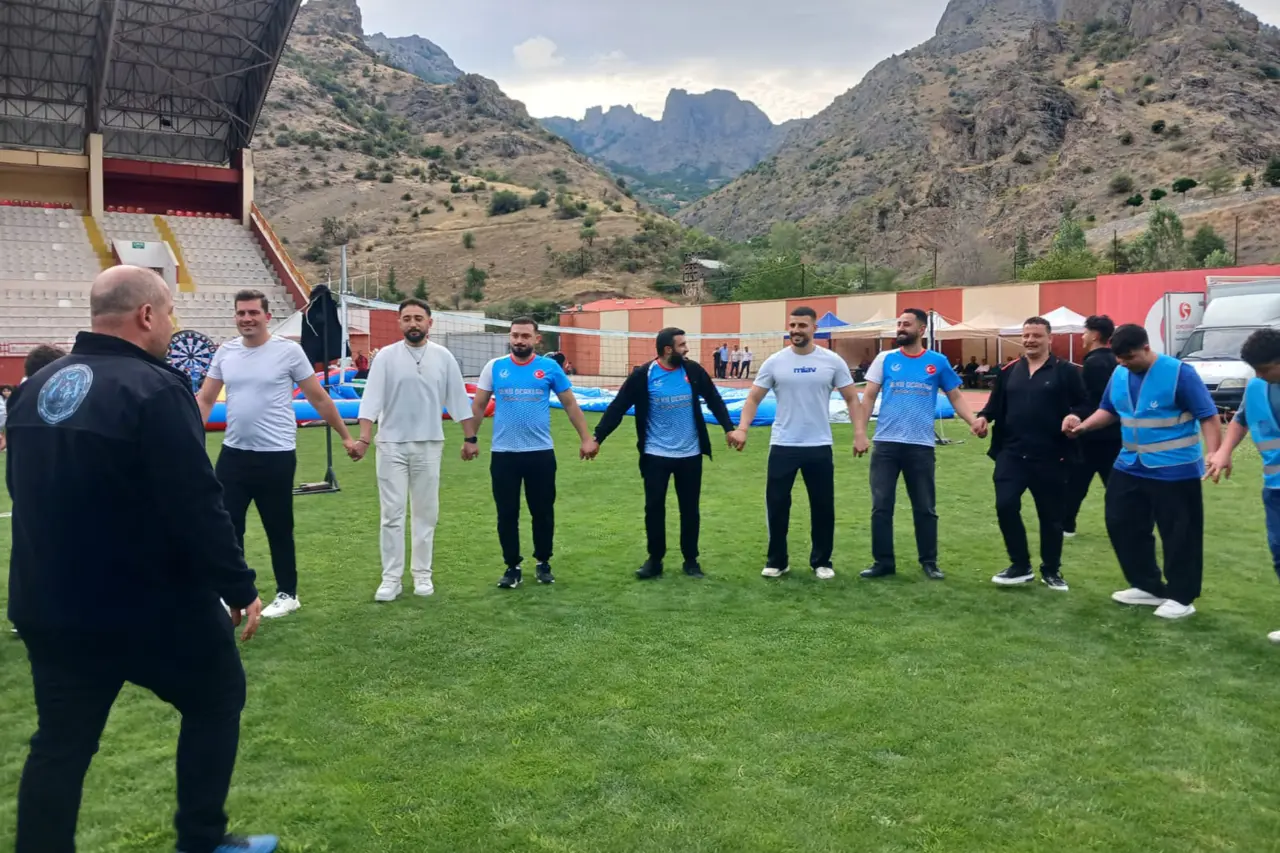 Gümüşhane'de Eğitim ve Spor Bir Arada: İsmail Gaspıralı Gençlik Şöleni 6