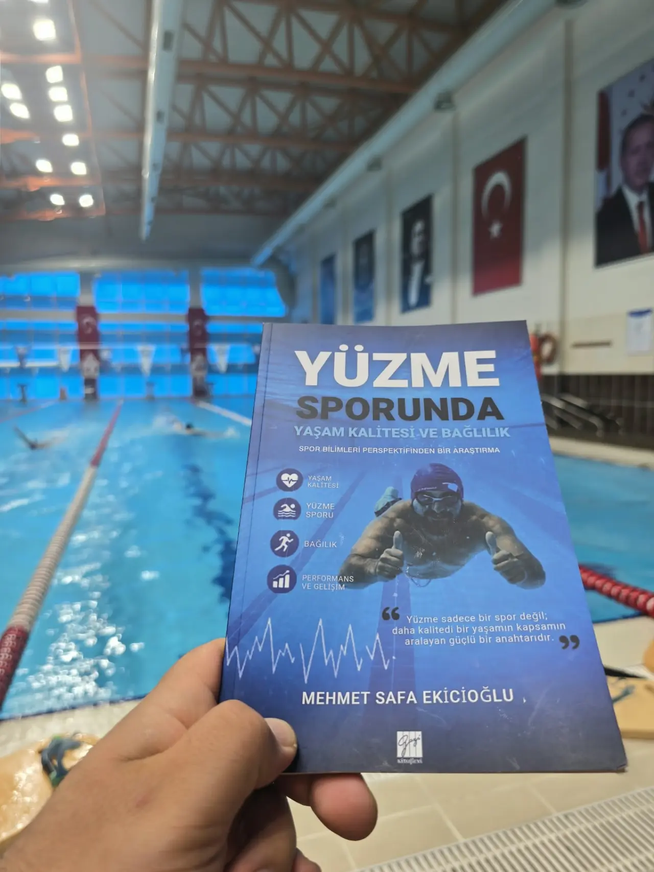 Havuz Kenarındaki Yılların Birikimi Kitap Oldu: Yüzücülerin Hayatını Değiştiren Saha Gerçekleri 1