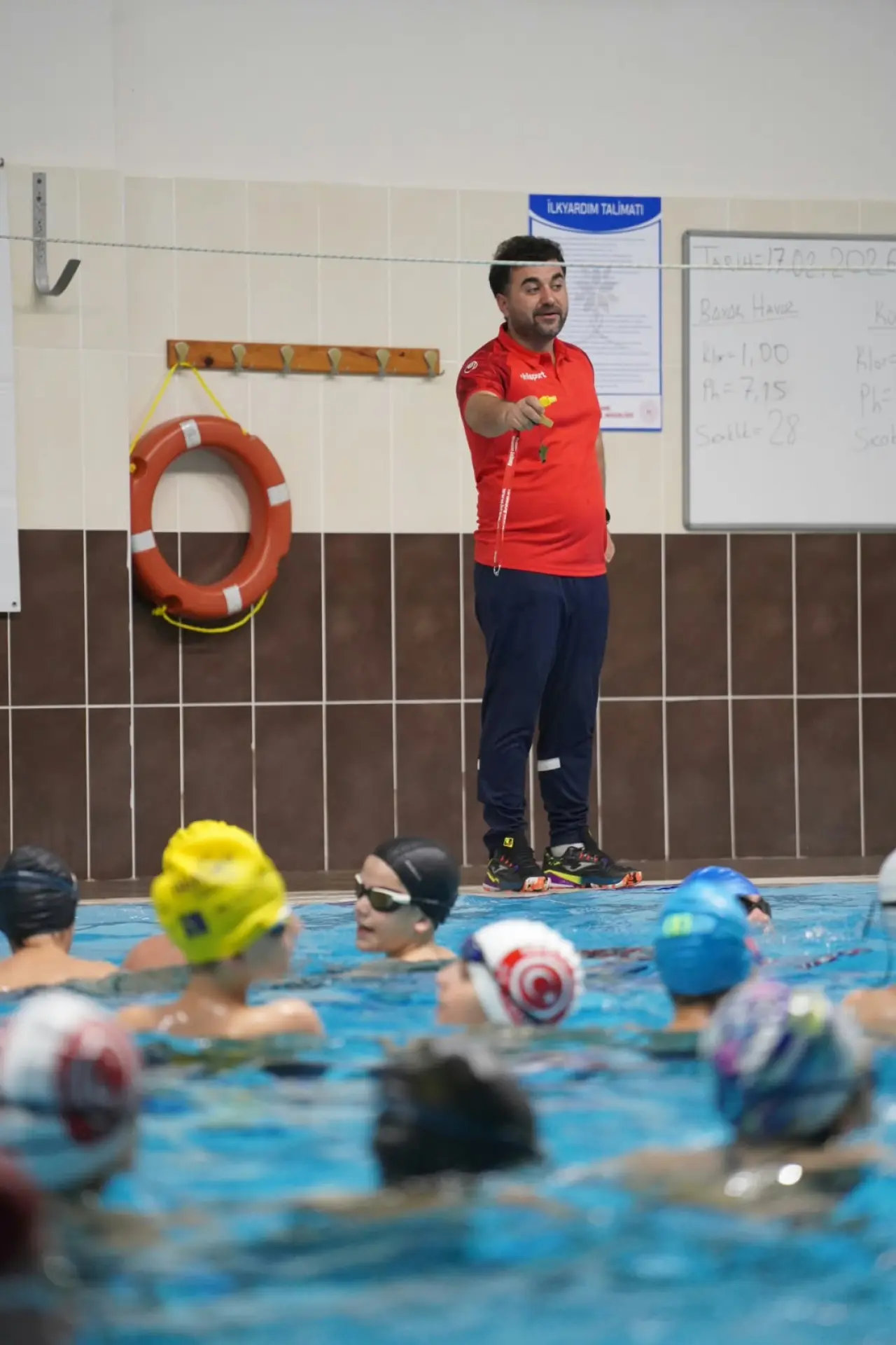 Havuz Kenarındaki Yılların Birikimi Kitap Oldu: Yüzücülerin Hayatını Değiştiren Saha Gerçekleri 4