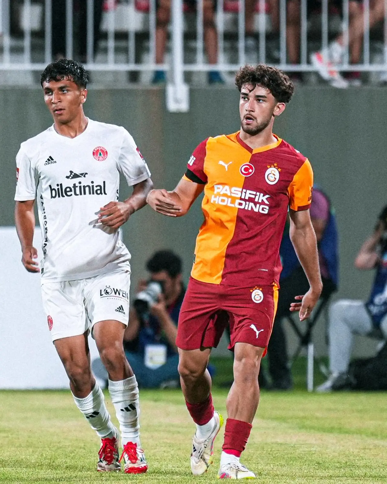 Köseli Genç Millî Futbolcu Servet Berat Fidan, Yeni Sezonda Eskişehir Anadolu SF Forması Giyecek 3