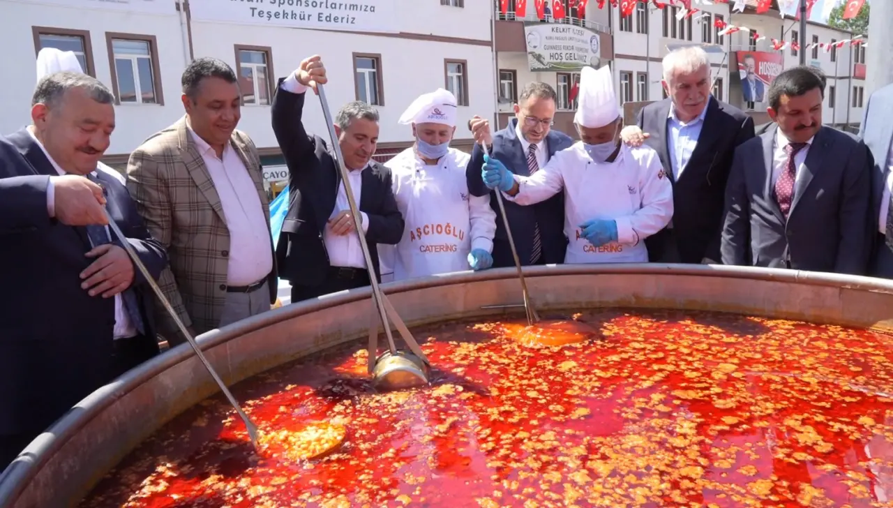 Dünyanın En Büyük Kuru Fasulye Kazanı Kelkit'te Kuruldu 7