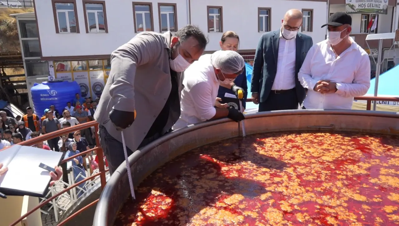 Dünyanın En Büyük Kuru Fasulye Kazanı Kelkit'te Kuruldu 4