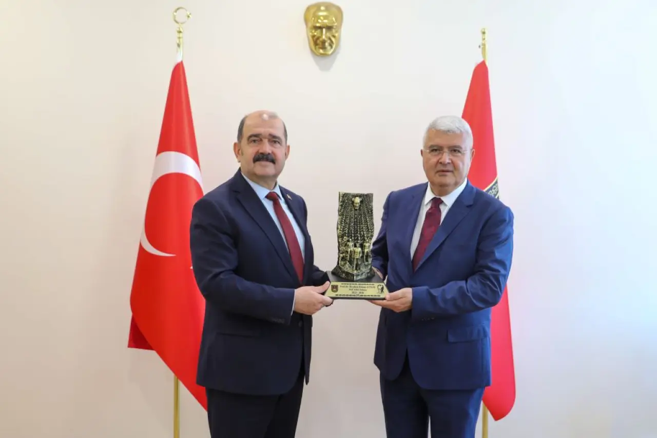 Prof. Dr. Osman Köse, Kara Harp Okulu Dekanlığına Atandı 3