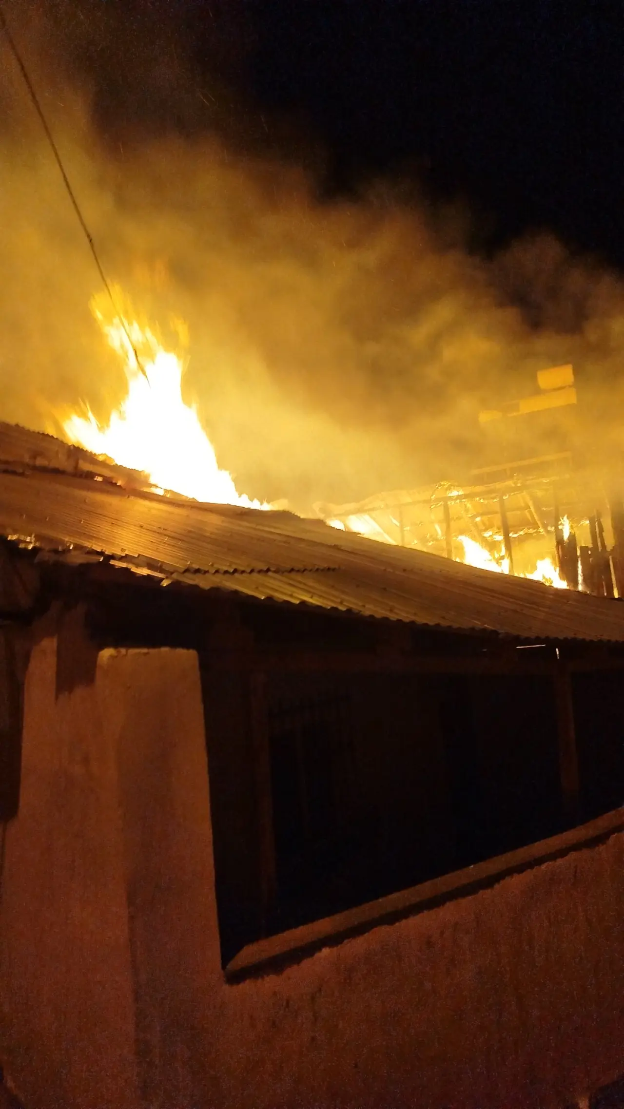 Şiran’da Gece Yangını: Çambaşı Köyünde 3 Ev Hasar Gördü 1