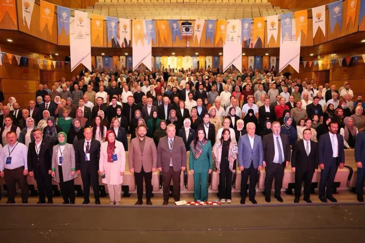 AK Parti Gümüşhane Heyeti Rize’deki Çevre ve Şehircilik Programı'na Katıldı 4