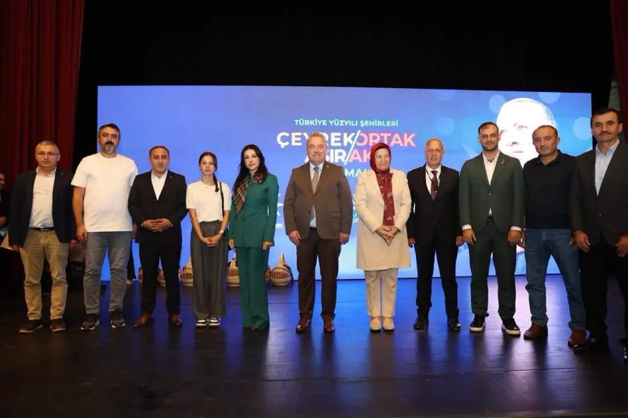 AK Parti Gümüşhane Heyeti Rize’deki Çevre ve Şehircilik Programı'na Katıldı 3