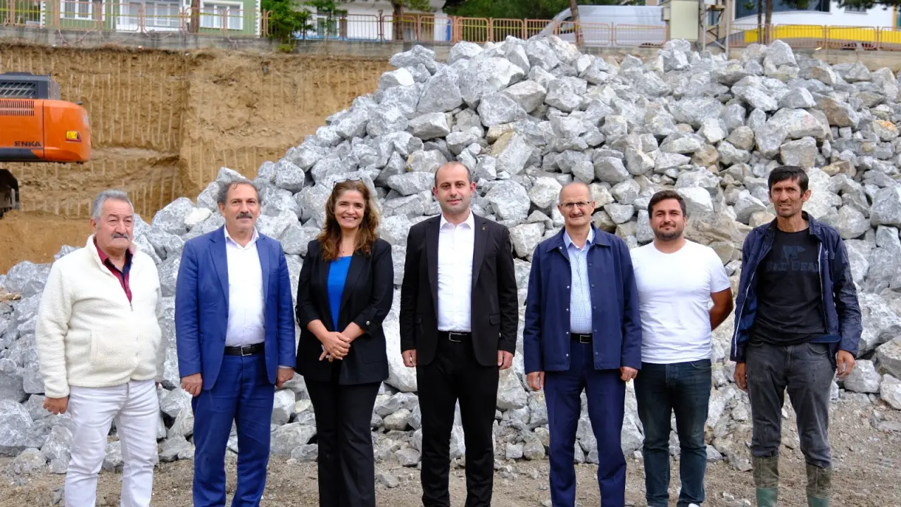 AK Parti Heyetinden Yeni İl Halk Kütüphanesi Projesine Saha İncelemesi 2