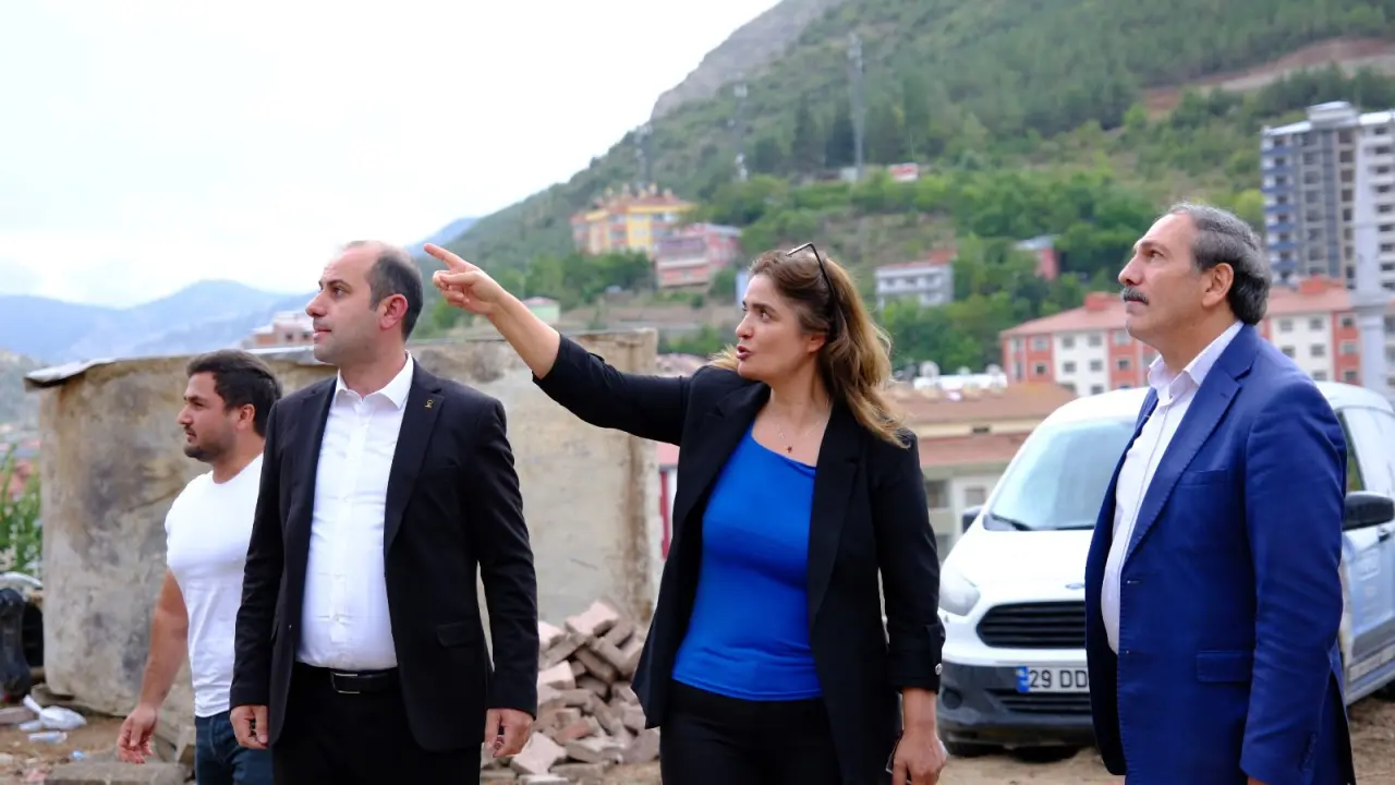 AK Parti Heyetinden Yeni İl Halk Kütüphanesi Projesine Saha İncelemesi 1
