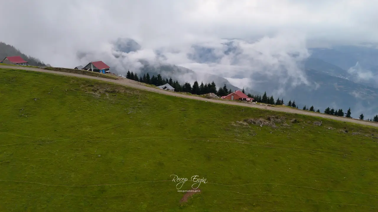 Bulutların Üzerinde Yürüyormuş Hissiyatı Veren Yayla: Çetlüce görenleri Büyüledi 10