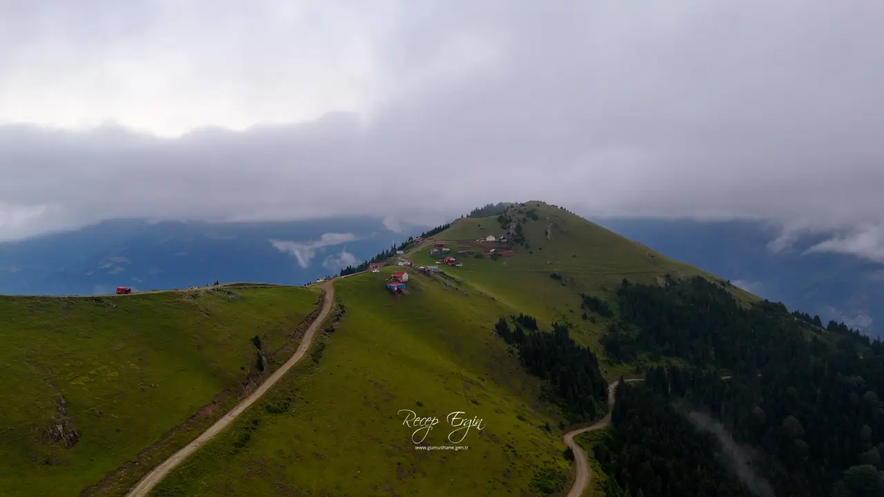 Bulutların Üzerinde Yürüyormuş Hissiyatı Veren Yayla: Çetlüce görenleri Büyüledi 7