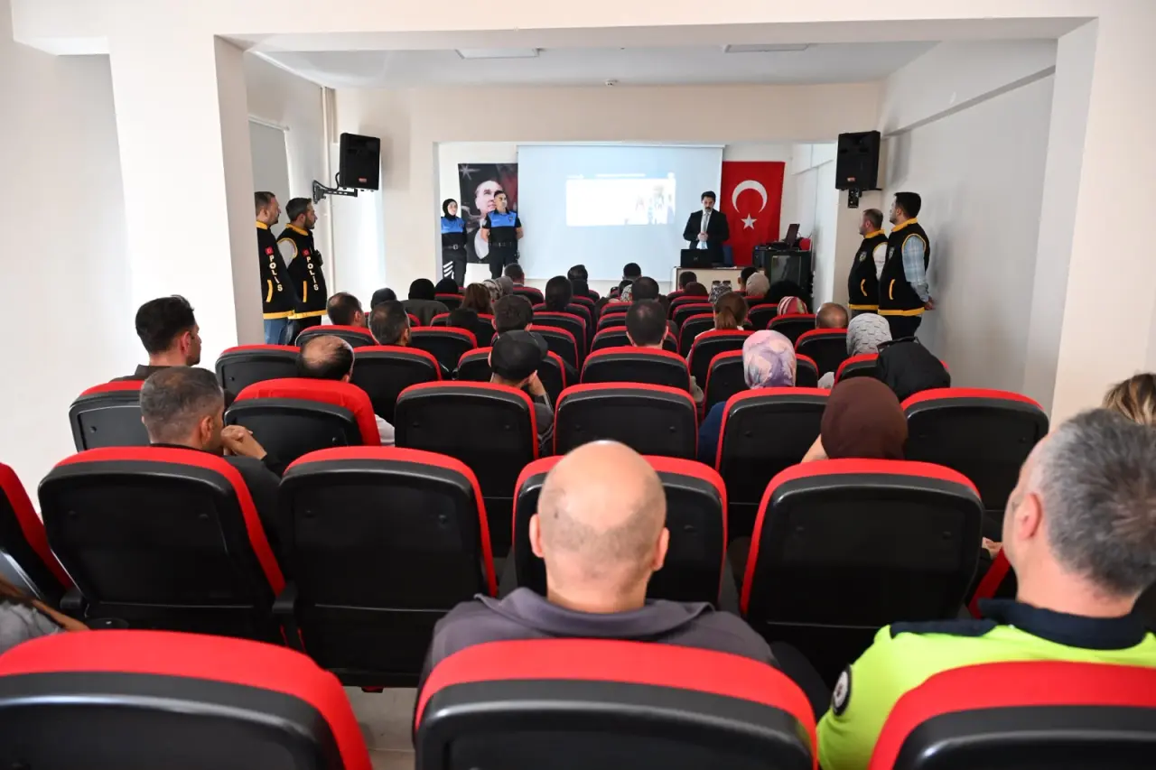 Gümüşhane Emniyetinden Okul Çevrelerinde Sıkı Güvenlik Tedbiri 6