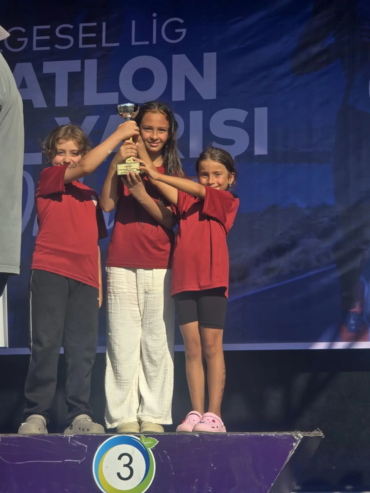 Gümüşhane Triatlon Ekibi Ordu'daki Bölgesel Lig Finali'nden 4 Kupa ve Madalyalarla Döndü 19