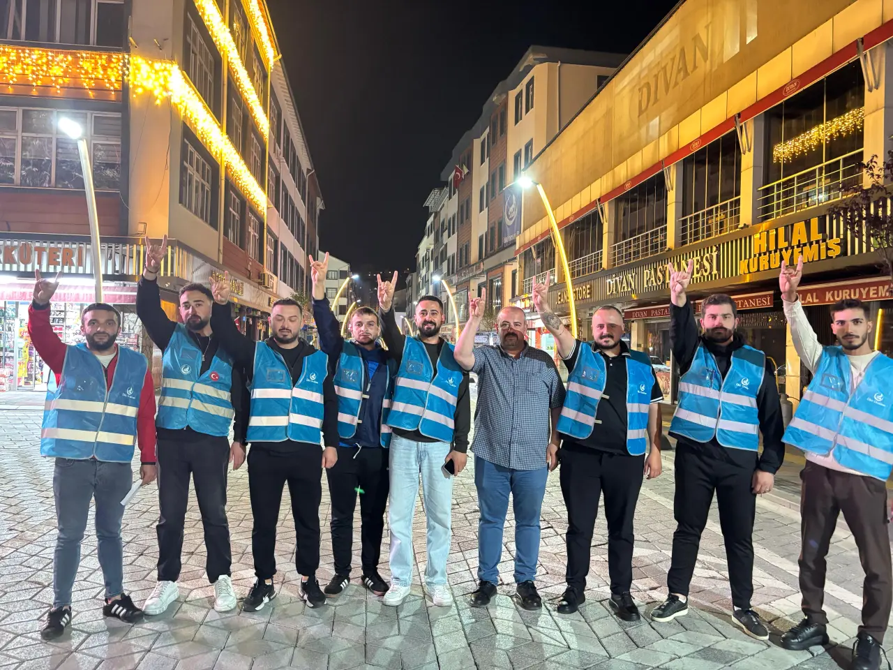 Gümüşhane Esnafına Ahilik Haftasında Ülkü Ocaklarından Anlamlı Siftah Sürprizi 14