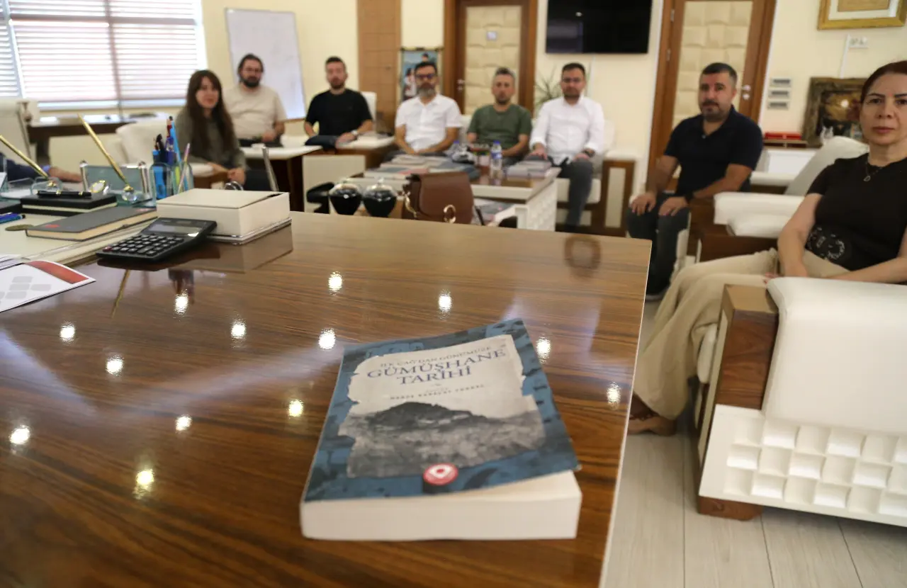 Gümüşhane Üniversitesi’nden Şehrin Tarihine Işık Tutacak Dev Eser: "İlk Çağ’dan Günümüze Gümüşhane Tarihi" Yayınlandı 1